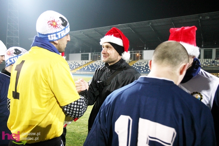 Mecz Wigilijny na Stadionie Miejskim: FKS Stal Mielec - Kibice Stali Mielec 4:6 (3:0)