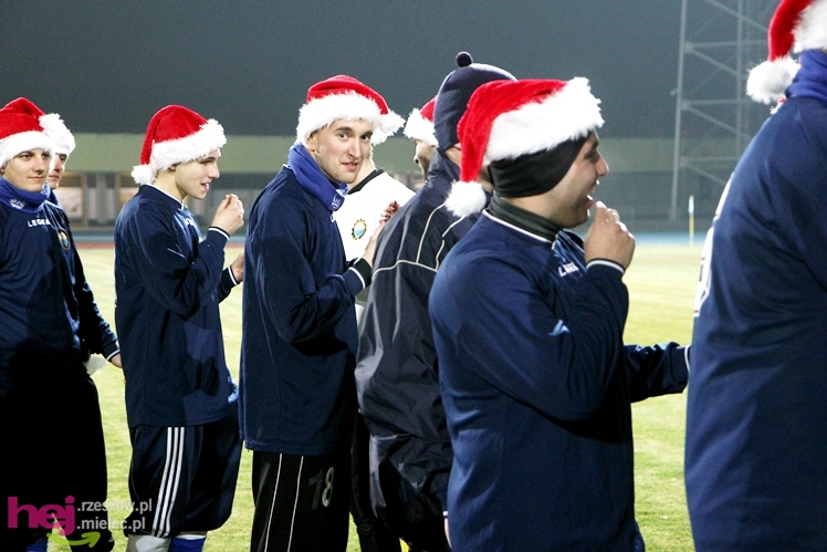 Mecz Wigilijny na Stadionie Miejskim: FKS Stal Mielec - Kibice Stali Mielec 4:6 (3:0)