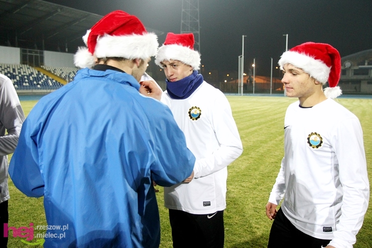 Mecz Wigilijny na Stadionie Miejskim: FKS Stal Mielec - Kibice Stali Mielec 4:6 (3:0)