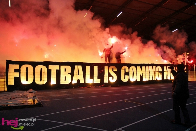Mecz Wigilijny na Stadionie Miejskim: FKS Stal Mielec - Kibice Stali Mielec 4:6 (3:0)