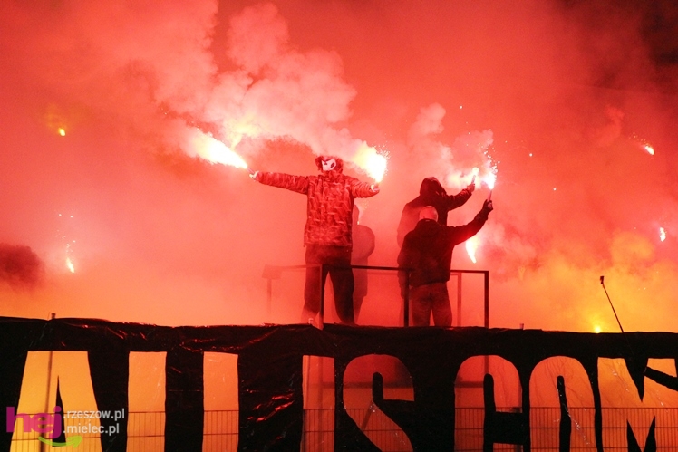 Mecz Wigilijny na Stadionie Miejskim: FKS Stal Mielec - Kibice Stali Mielec 4:6 (3:0)