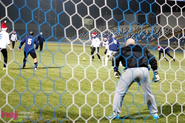 Mecz Wigilijny na Stadionie Miejskim: FKS Stal Mielec - Kibice Stali Mielec 4:6 (3:0)