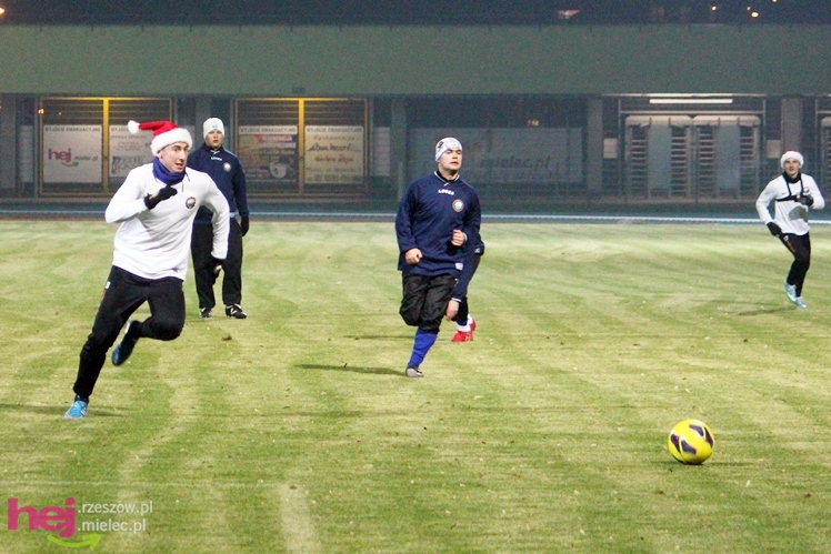 Mecz Wigilijny na Stadionie Miejskim: FKS Stal Mielec - Kibice Stali Mielec 4:6 (3:0)