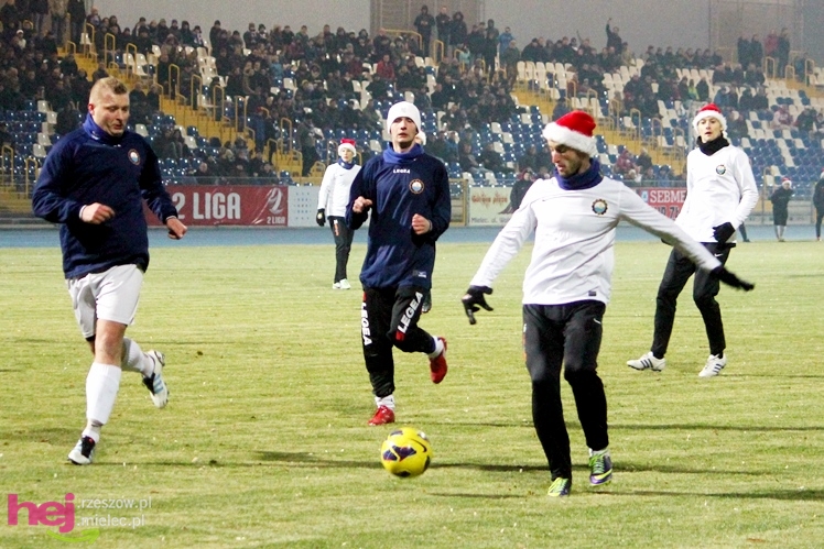 Mecz Wigilijny na Stadionie Miejskim: FKS Stal Mielec - Kibice Stali Mielec 4:6 (3:0)