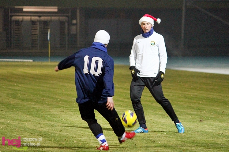 Mecz Wigilijny na Stadionie Miejskim: FKS Stal Mielec - Kibice Stali Mielec 4:6 (3:0)