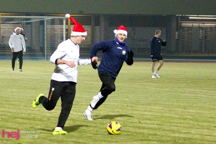 Mecz Wigilijny na Stadionie Miejskim: FKS Stal Mielec - Kibice Stali Mielec 4:6 (3:0)