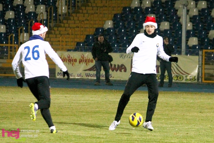Mecz Wigilijny na Stadionie Miejskim: FKS Stal Mielec - Kibice Stali Mielec 4:6 (3:0)