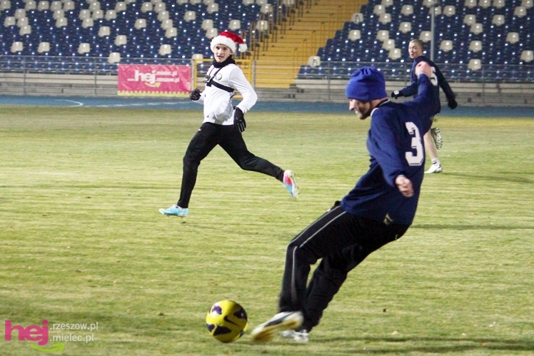 Mecz Wigilijny na Stadionie Miejskim: FKS Stal Mielec - Kibice Stali Mielec 4:6 (3:0)