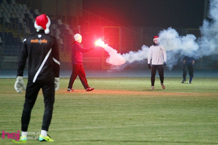 Mecz Wigilijny na Stadionie Miejskim: FKS Stal Mielec - Kibice Stali Mielec 4:6 (3:0)