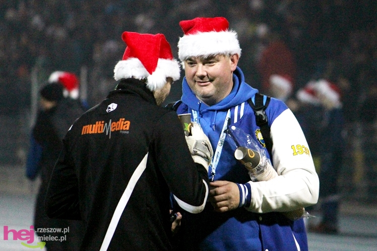 Mecz Wigilijny na Stadionie Miejskim: FKS Stal Mielec - Kibice Stali Mielec 4:6 (3:0)