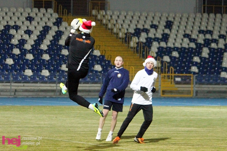 Mecz Wigilijny na Stadionie Miejskim: FKS Stal Mielec - Kibice Stali Mielec 4:6 (3:0)