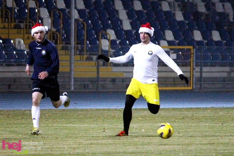 Mecz Wigilijny na Stadionie Miejskim: FKS Stal Mielec - Kibice Stali Mielec 4:6 (3:0)