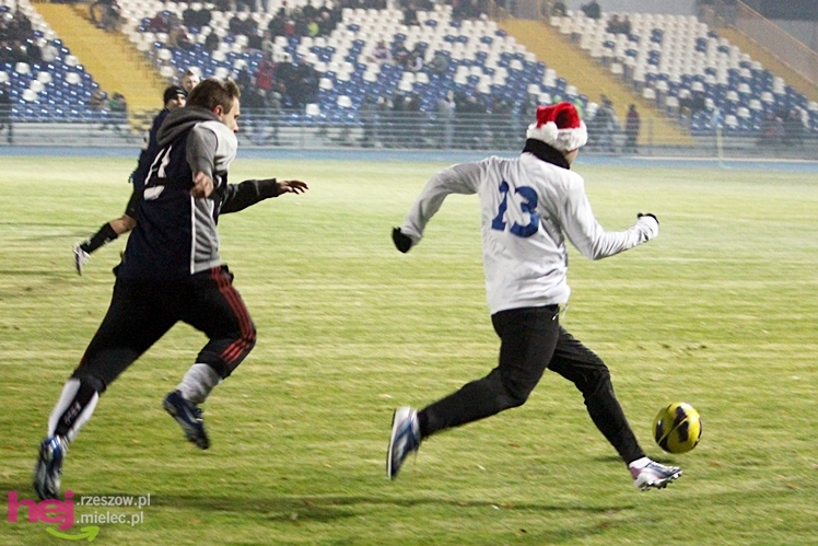 Mecz Wigilijny na Stadionie Miejskim: FKS Stal Mielec - Kibice Stali Mielec 4:6 (3:0)