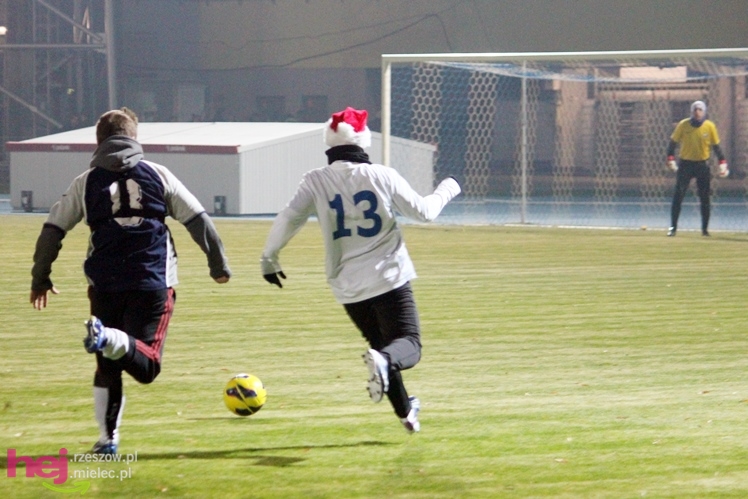 Mecz Wigilijny na Stadionie Miejskim: FKS Stal Mielec - Kibice Stali Mielec 4:6 (3:0)