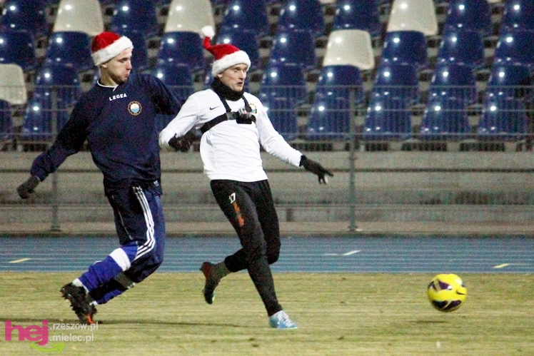 Mecz Wigilijny na Stadionie Miejskim: FKS Stal Mielec - Kibice Stali Mielec 4:6 (3:0)