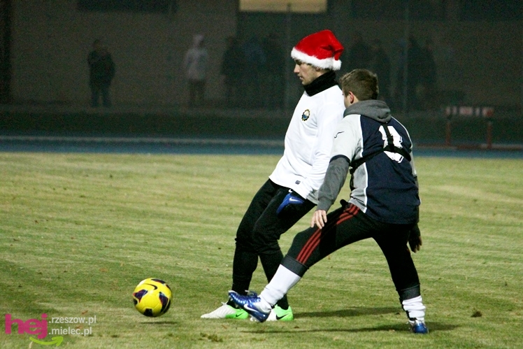 Mecz Wigilijny na Stadionie Miejskim: FKS Stal Mielec - Kibice Stali Mielec 4:6 (3:0)