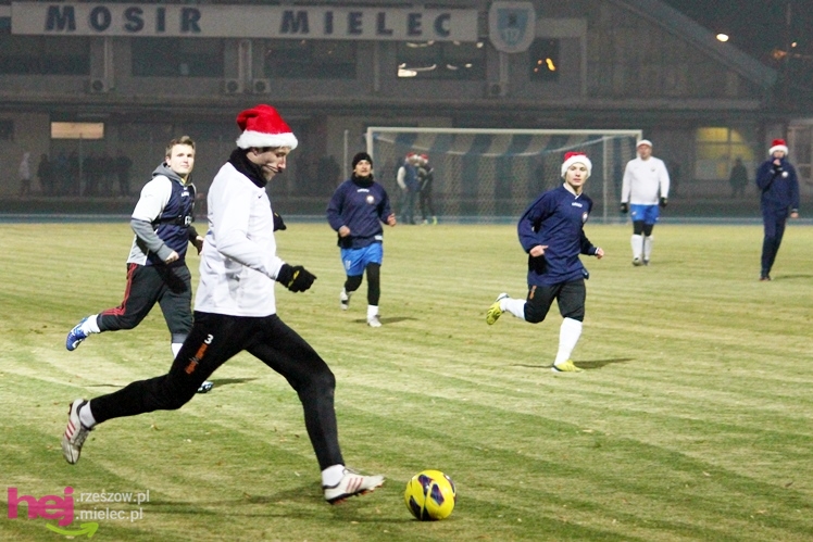 Mecz Wigilijny na Stadionie Miejskim: FKS Stal Mielec - Kibice Stali Mielec 4:6 (3:0)