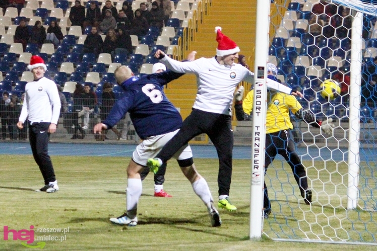 Mecz Wigilijny na Stadionie Miejskim: FKS Stal Mielec - Kibice Stali Mielec 4:6 (3:0)