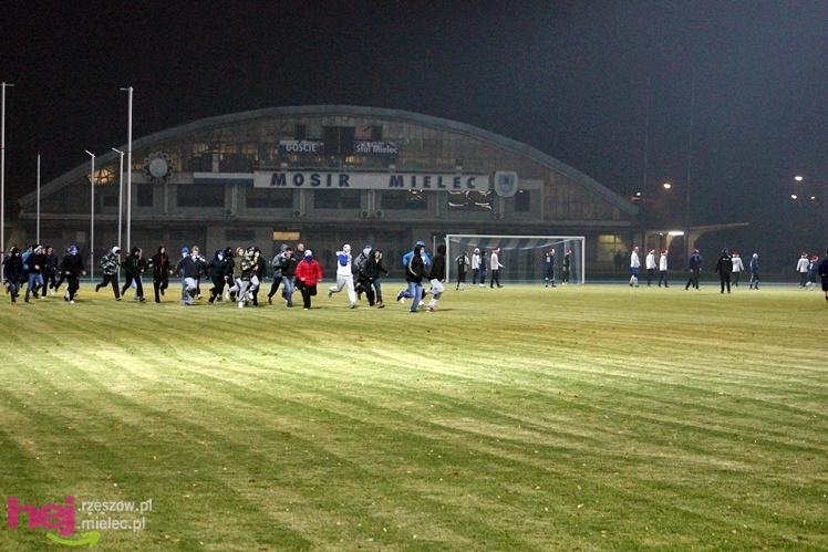 Mecz Wigilijny na Stadionie Miejskim: FKS Stal Mielec - Kibice Stali Mielec 4:6 (3:0)