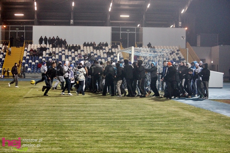 Mecz Wigilijny na Stadionie Miejskim: FKS Stal Mielec - Kibice Stali Mielec 4:6 (3:0)
