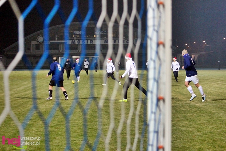 Mecz Wigilijny na Stadionie Miejskim: FKS Stal Mielec - Kibice Stali Mielec 4:6 (3:0)