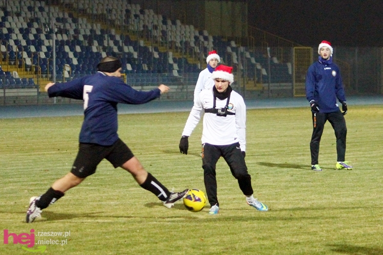 Mecz Wigilijny na Stadionie Miejskim: FKS Stal Mielec - Kibice Stali Mielec 4:6 (3:0)