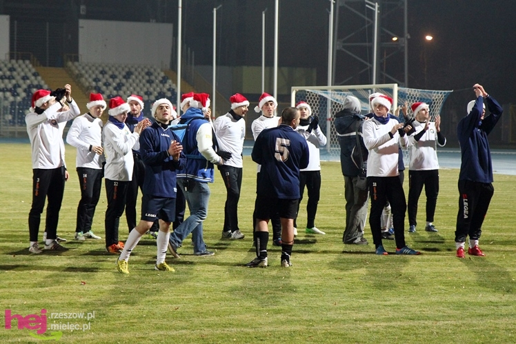 Mecz Wigilijny na Stadionie Miejskim: FKS Stal Mielec - Kibice Stali Mielec 4:6 (3:0)