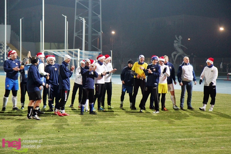 Mecz Wigilijny na Stadionie Miejskim: FKS Stal Mielec - Kibice Stali Mielec 4:6 (3:0)