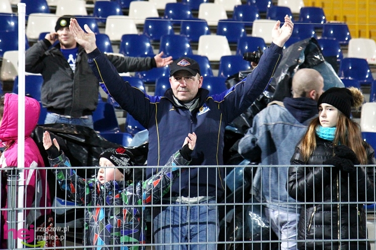 Mecz Wigilijny na Stadionie Miejskim: FKS Stal Mielec - Kibice Stali Mielec 4:6 (3:0)