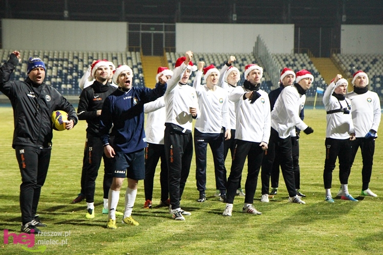 Mecz Wigilijny na Stadionie Miejskim: FKS Stal Mielec - Kibice Stali Mielec 4:6 (3:0)