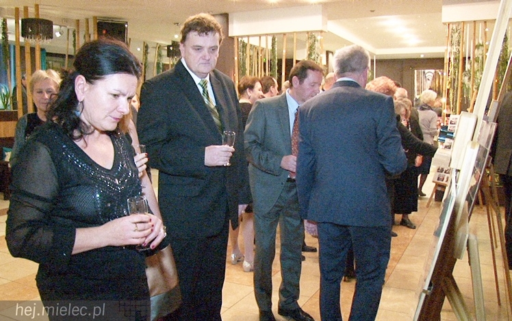 Wystawa Fotograficzna Oddziału Miejskiego PTTK w Mielcu na zakończenie Roku Turystycznego