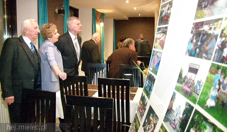 Wystawa Fotograficzna Oddziału Miejskiego PTTK w Mielcu na zakończenie Roku Turystycznego