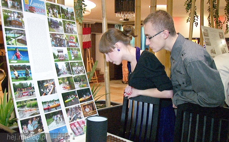Wystawa Fotograficzna Oddziału Miejskiego PTTK w Mielcu na zakończenie Roku Turystycznego