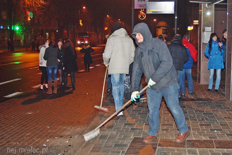 Radosne powitanie Nowego 2014 Roku na Placu Armii Krajowej