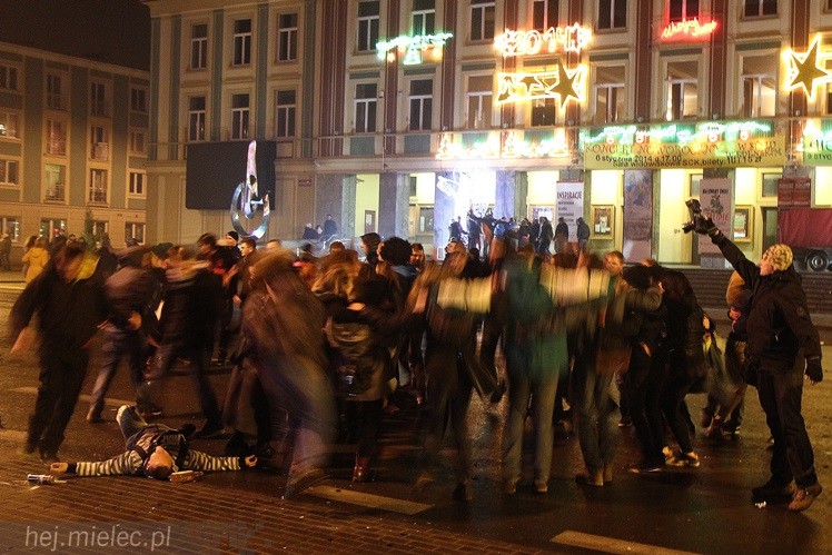 Radosne powitanie Nowego 2014 Roku na Placu Armii Krajowej