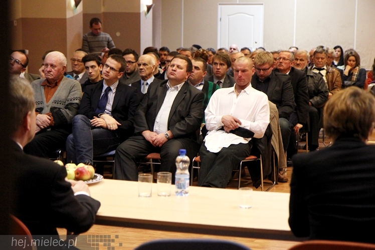 Gowin w Mielcu opowiadał o lepszej Polsce. Przyszło około 200 osób