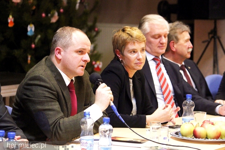 Gowin w Mielcu opowiadał o lepszej Polsce. Przyszło około 200 osób