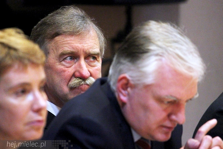 Gowin w Mielcu opowiadał o lepszej Polsce. Przyszło około 200 osób