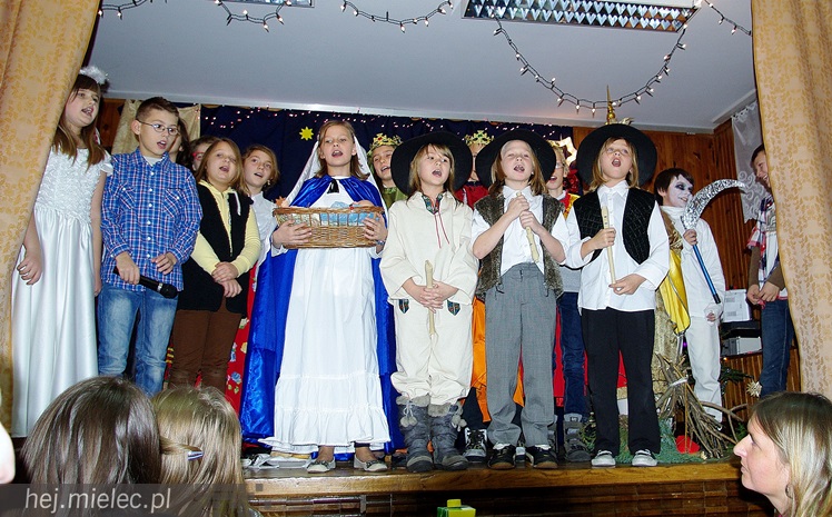 Świąteczne uroczystości dla podopiecznych świetlicy parafii MBNP