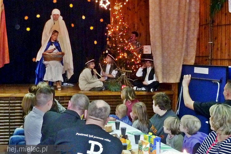 Świąteczne uroczystości dla podopiecznych świetlicy parafii MBNP