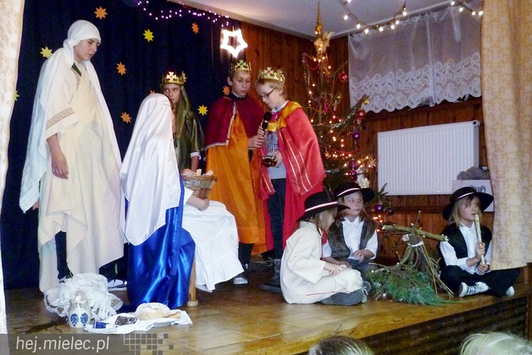 Świąteczne uroczystości dla podopiecznych świetlicy parafii MBNP