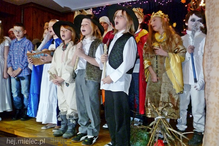 Świąteczne uroczystości dla podopiecznych świetlicy parafii MBNP