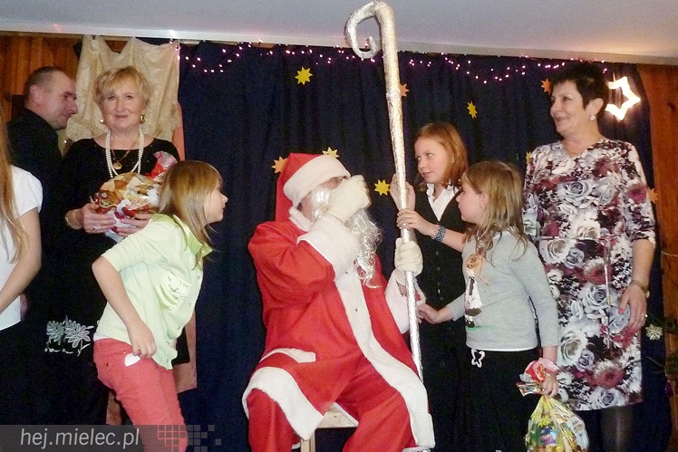 Świąteczne uroczystości dla podopiecznych świetlicy parafii MBNP