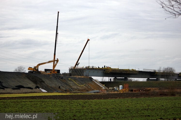 Trwa budowa mostów na Wiśle, Brniu i Wisłoce - stan robót na styczeń 2014
