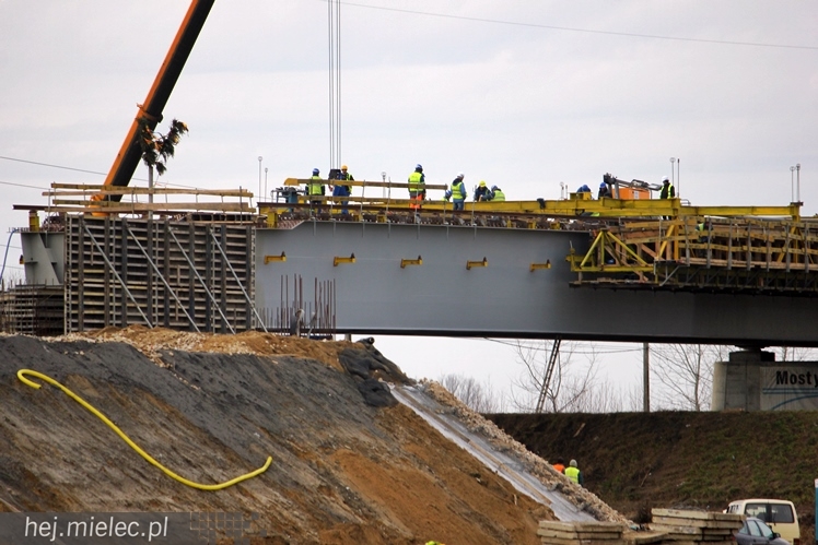 Trwa budowa mostów na Wiśle, Brniu i Wisłoce - stan robót na styczeń 2014