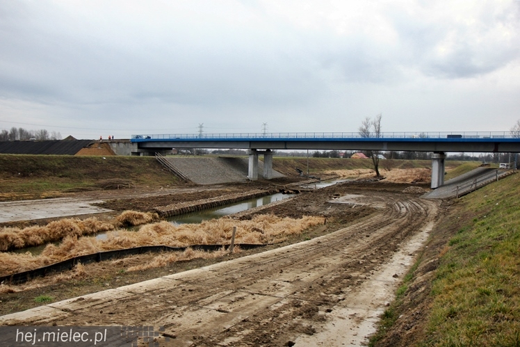 Trwa budowa mostów na Wiśle, Brniu i Wisłoce - stan robót na styczeń 2014