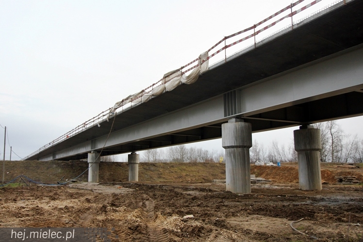 Trwa budowa mostów na Wiśle, Brniu i Wisłoce - stan robót na styczeń 2014