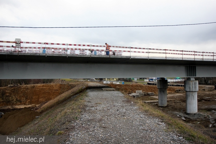Trwa budowa mostów na Wiśle, Brniu i Wisłoce - stan robót na styczeń 2014