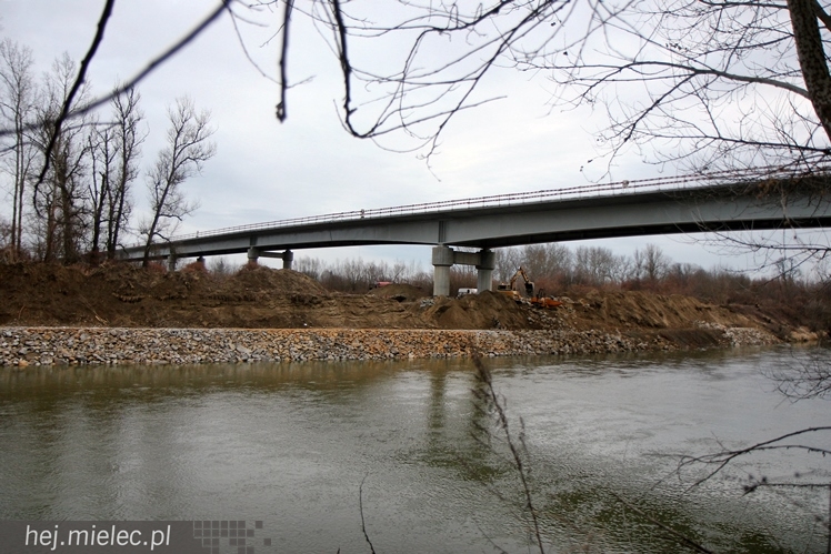 Trwa budowa mostów na Wiśle, Brniu i Wisłoce - stan robót na styczeń 2014