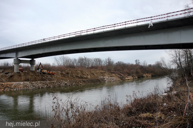 Trwa budowa mostów na Wiśle, Brniu i Wisłoce - stan robót na styczeń 2014